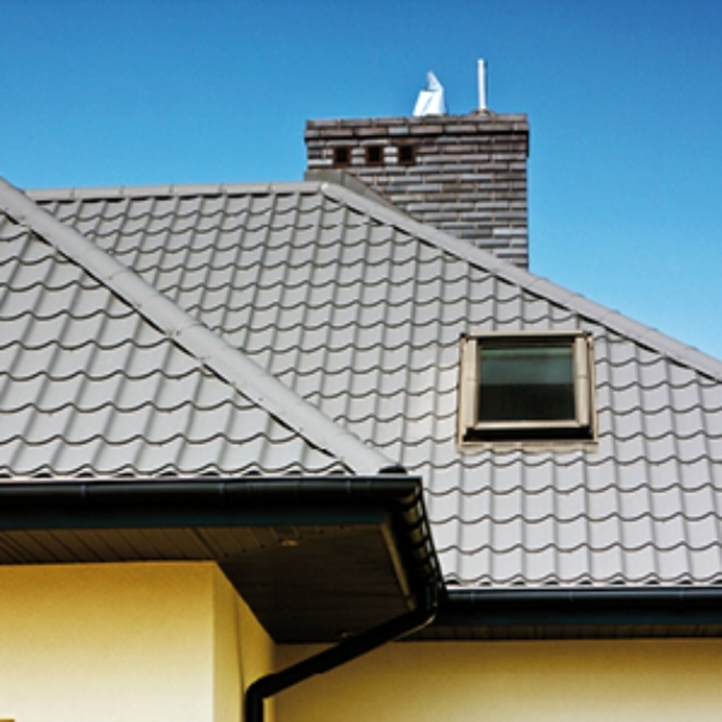 krytina-velkoform-tov-satjam-roof-classic-hlin-k-apm-stucco-antracit